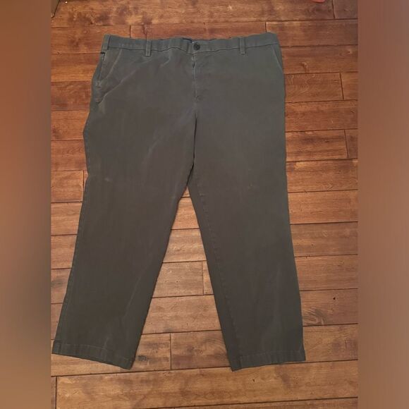 DOCKERS Khaki Classic Fit  (gray ) - Men's W44L30 - Picture 1 of 4